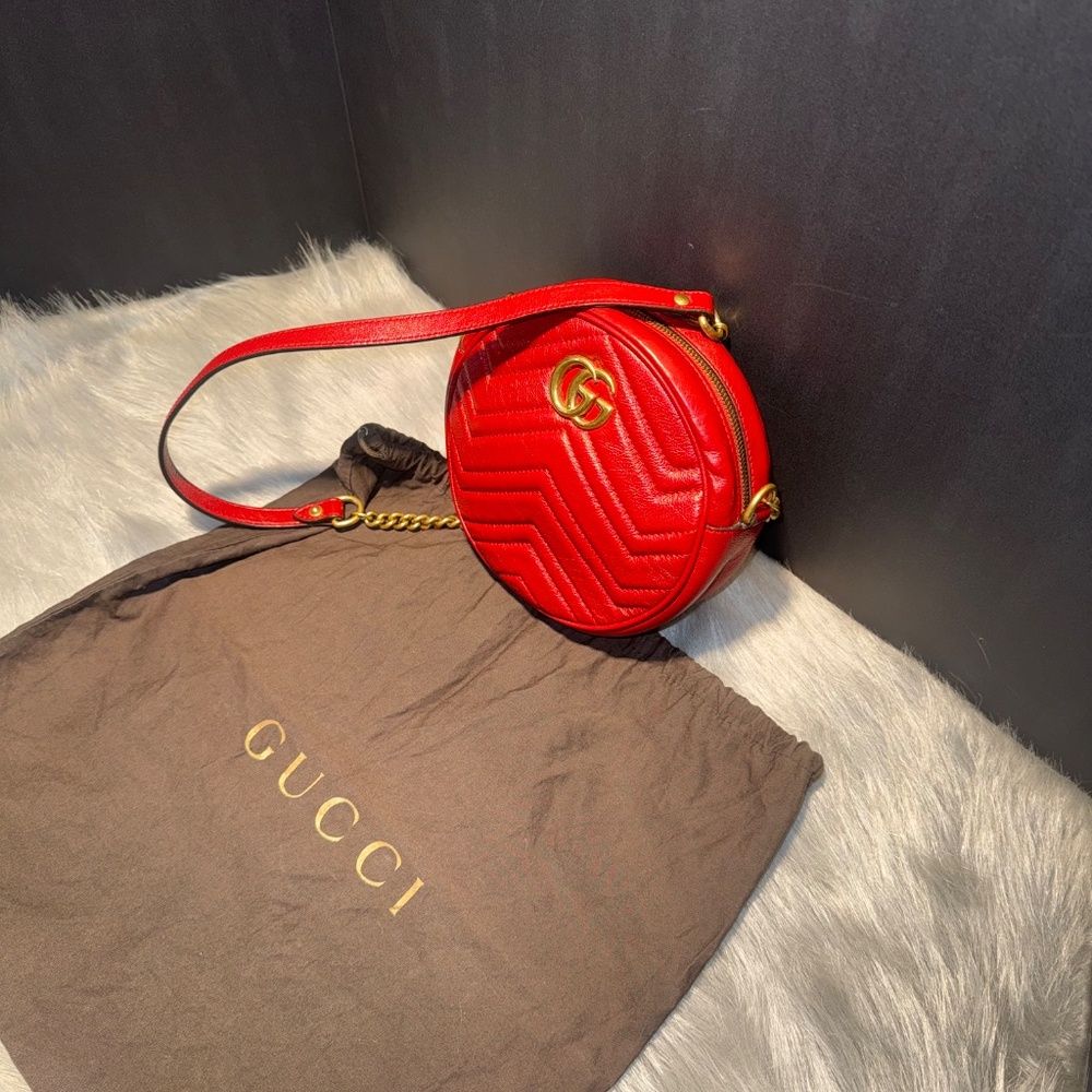 Gucci Marmont Round Crossbody - Picture 3 of 7